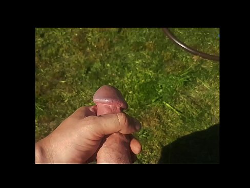 ❤️ Hottie si fa scopare a figa rosa è cums cun un squirt in un giardinu d'estate ❤ Super porn à co.mass-pr.ru ❌❤