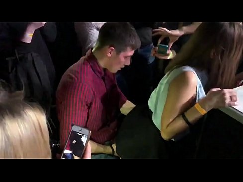 ❤️ Sessu reale in una discoteca russa. Una ragazza russa di 18 anni in l'anu è a vagina scopata in una discoteca ❤ Super porn à co.mass-pr.ru ❌❤